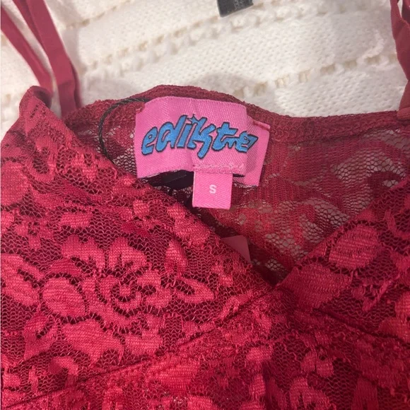 Red Lace Two-Piece Set - Picture 3 of 3